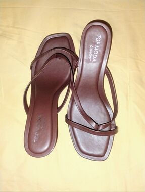 TOP Moda Brown Minimalist Square-Toe Strappy Sandals